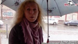 Model Agent überredet Frau auf der Straße zum Sex gegen Geld